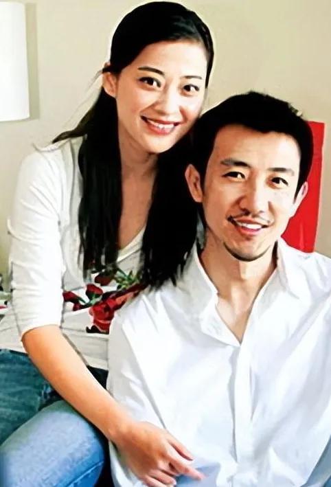 秤吃饭按克数49岁要求体重不能过百pg电子网站《六姊妹》片场梅婷带克(图5)